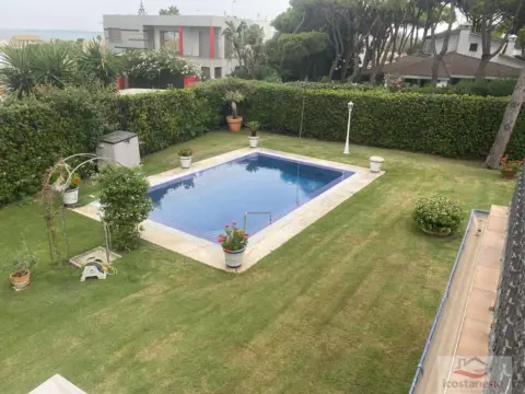 Chalet en calle de Falua