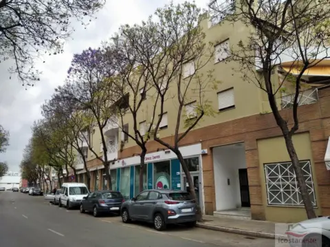 Local comercial en calle del Escritor Antonio Quintero y Ramírez, 3