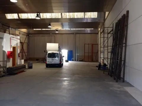 Nave comercial en Guadalcacin