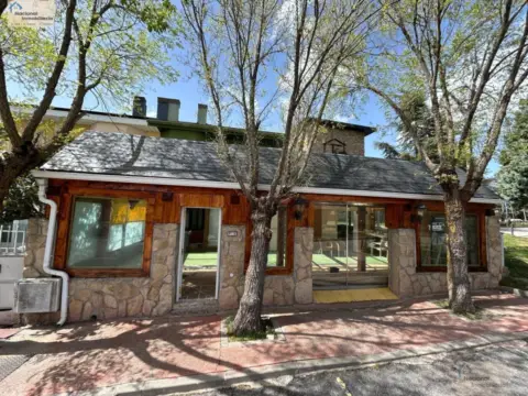 Chalet en Los Ángeles de San Rafael