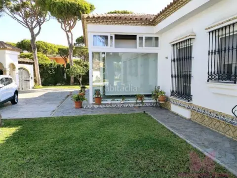 Chalet en calle Playa La Barrosa, nº 1ªpista