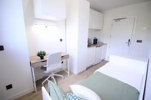 Estudio en Avenida Príncipe de Asturias, 94