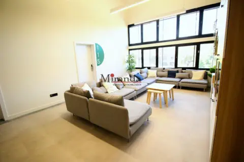 Estudio en Avenida Príncipe de Asturias, 94