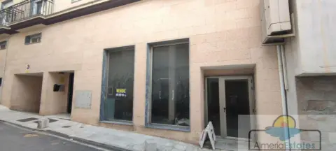 Local comercial en Macael