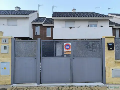 Chalet en calle Emilia Pardo Bazan, nº 17