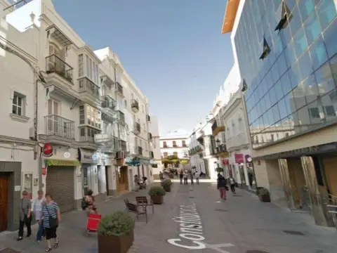 Piso en calle de la Constitución