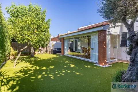 Chalet en calle Albeiteria, nº 8