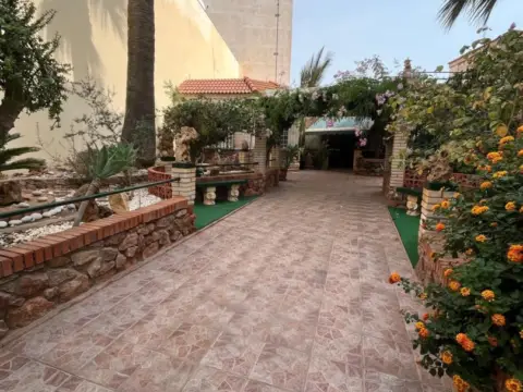 Chalet en calle de la Carrera San Isidro