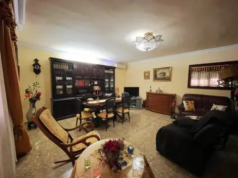 Chalet en calle de la Carrera San Isidro