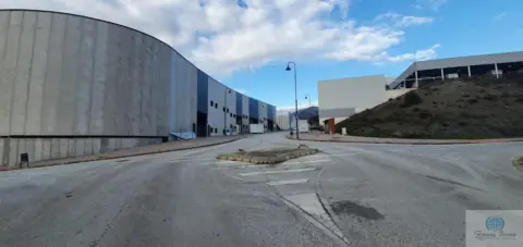 Nave comercial en calle Palustre de la Torre, 11