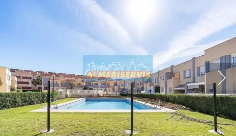 Dúplex en calle Arbolada
