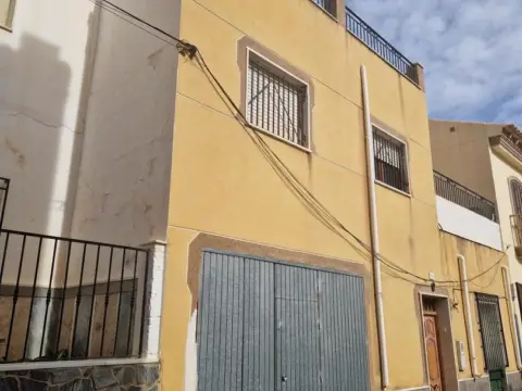 Casa en calle Donoso Cortes