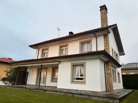 Chalet en Camino de los Jazmines, 368