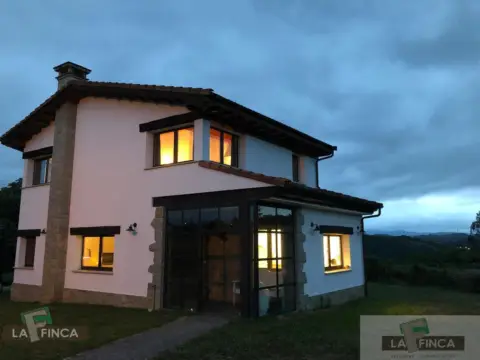 Chalet en Nievares San Claudio