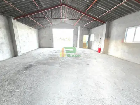 Nave comercial en calle Cerca de La Hacienda San Julian