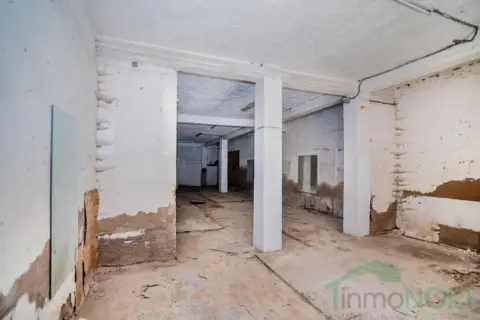 Local comercial en Barrio Peral