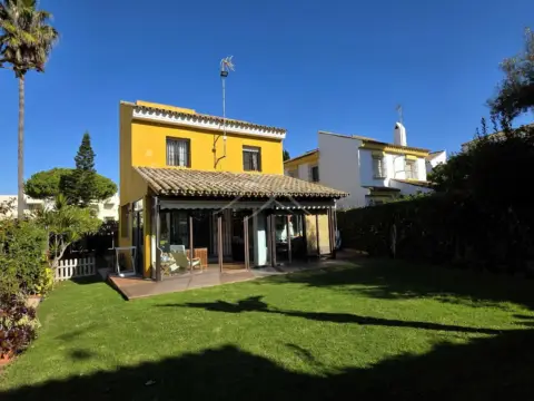 Chalet en Fuentebravia