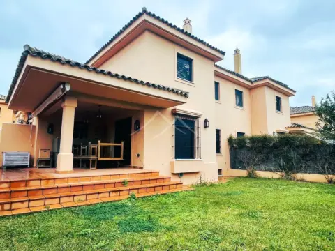 Chalet en calle Juan Sebastián Elcano