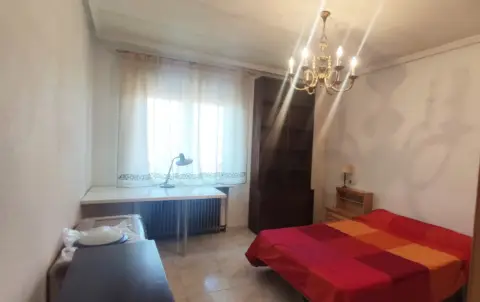 Piso en calle del Colegio Solís