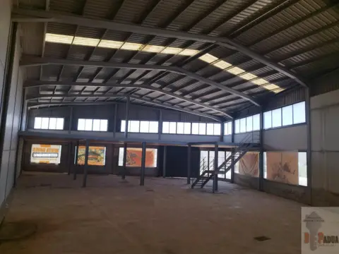 Nave comercial en Poligono Sotoluz Campillos
