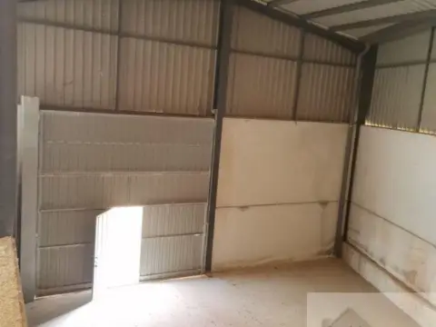 Nave comercial en calle Ganaderos, 37