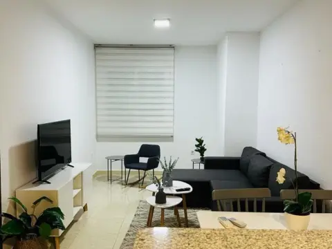 Estudio en Oeste