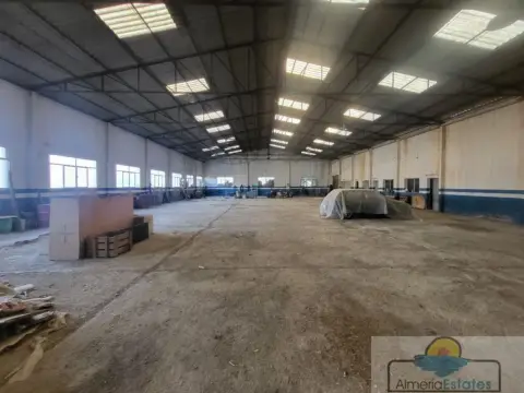 Nave comercial en Olula del Río