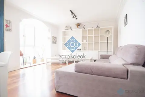 Piso en calle de la Torre