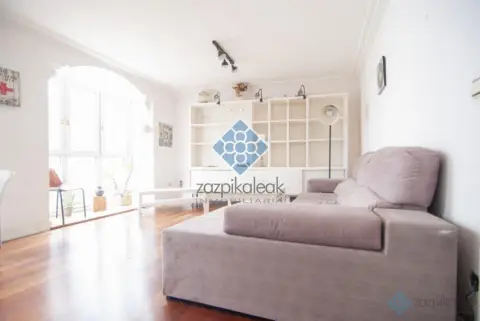 Piso en calle de la Torre