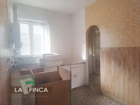 Piso en calle Carr. General-Uxo