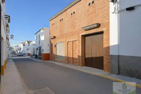 Edificio en Rociana del Condado