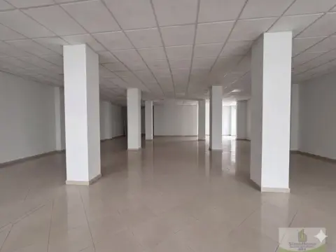 Local comercial en La Calzada