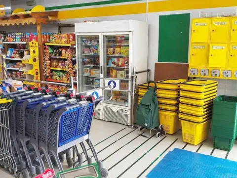 Local comercial en Laciana