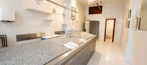 Local comercial en calle Altamira