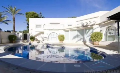 Chalet en Aguadulce Sur