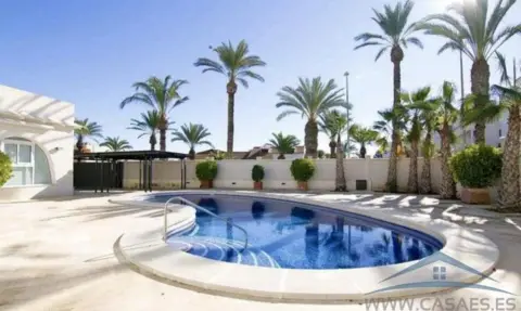 Chalet en Aguadulce Sur
