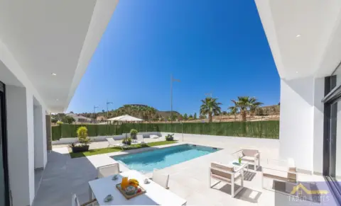 Casa rústica en calle Vega Hills