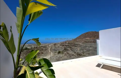 Chalet en calle Panizo, 3