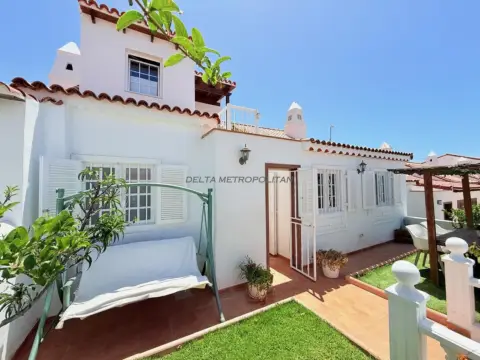 Casa en calle Fariway Village