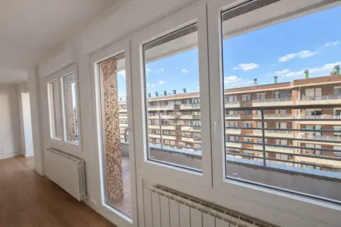 Piso en calle Zabalbide