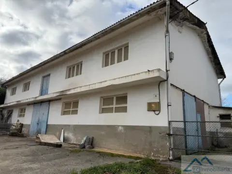 Nave comercial en Carretera de los Cuatro Caminos