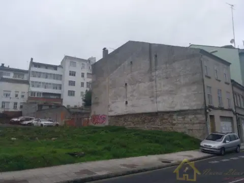 Edificio en Avda Infanta Elena