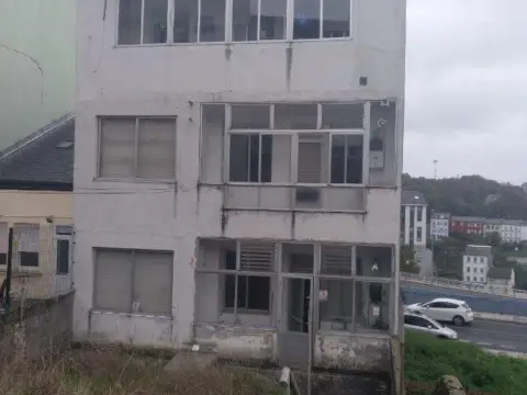 Edificio en Avda Infanta Elena