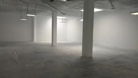 Local comercial en Sabinillas Bajo