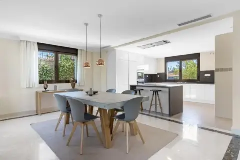 Chalet en A-7  Oeste