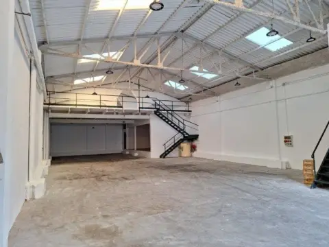 Nave industrial en Teatinos