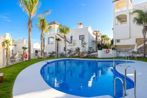 Casa adosada en Casares Costa