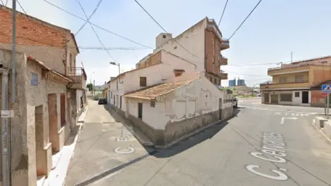 Terreno en calle Cervantes
