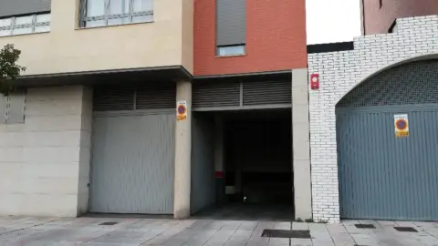 Garatge a calle Antonio González Calderón, 10
