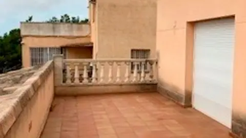 Casa adosada en Avinguda de la Marca Hispànica